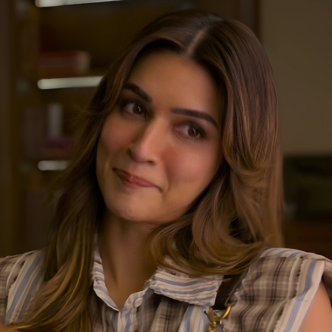 sanonsgirl's tweet photo. ohh kriti sanon you’re so gorgeous https://t.co/N83oyAT8T1
