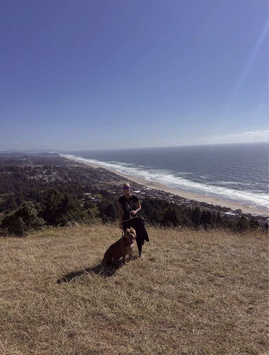WranglerQueen's tweet photo. RT if you would be mine and Hanks hiking buddy🥰🐶🐾 https://t.co/avxtMkOqBp