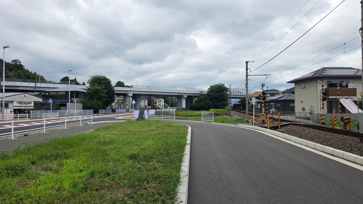 _N_station_'s tweet photo. ずっと工事してた道路、開通したらしい噂はあったが本当だったわ。
撮影地には影響なくてよかった。
つーか本当に8月かと思うくらい涼しいわ https://t.co/J7AUYoo8qE