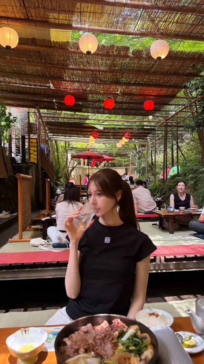jh1fw's tweet photo. 貴船の川床ですきやき(๑╹ڡ╹๑)
夏の京都大好きすぎる🌻💗 https://t.co/tqEoXoTppI