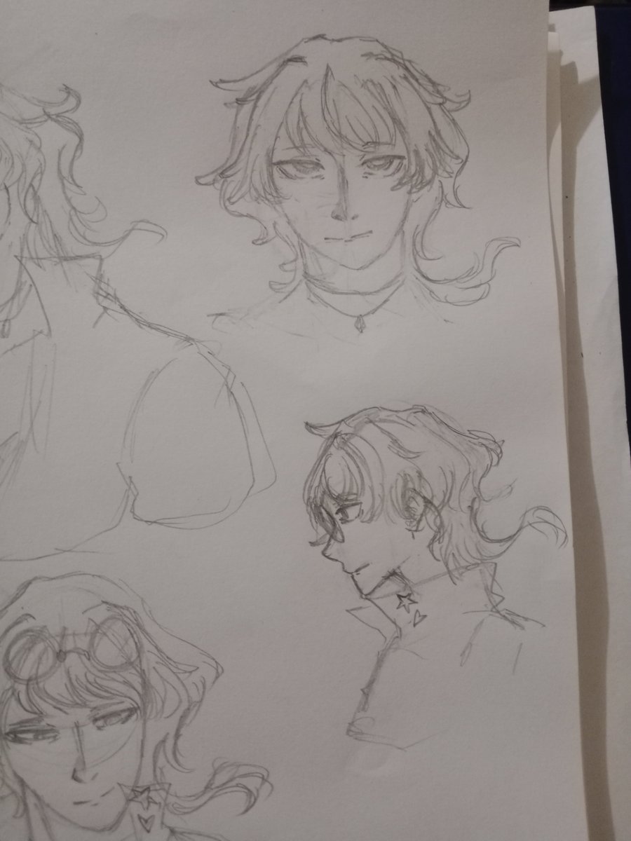 millenniumcrest's tweet photo. @rajikooku Just a sketches at the moment, first one his name is Kai/Kaizo, and he is paired with Pierrot :3
And then a second oc named Scyled/Xīan, paired with Harlequin! https://t.co/suawPY8nwK