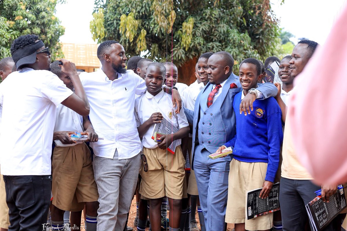 AndeleyaFounda_'s tweet photo. Andeleya Foundation in partnership with the Godfrey Luyombya Foundation, successfully conducted a charity outreach for school-going children in Naguru II and Mbuya I Parishes, Nakawa Division.

Our team visited St.Jude Primary School Naguru and Bright Junior School Mbuya where.. https://t.co/lJhYERDo08