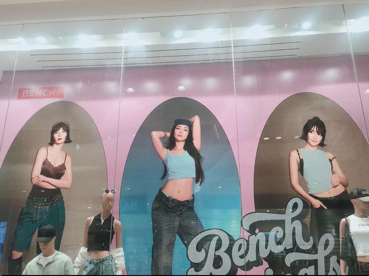KathReid05's tweet photo. Gets na gets mo kung bakit ang daming brands ang nagtitiwala kay @bernardokath

 One look, and she owns the whole space without even trying. 💛✨ 

#KathrynForBench 🛍️
#BenchOriginals 👑 https://t.co/lgbJJZkoGx