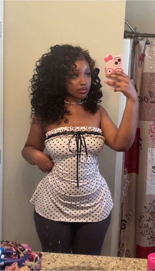 youresosexybae's tweet photo. doll baby https://t.co/V3uCOOkSYN