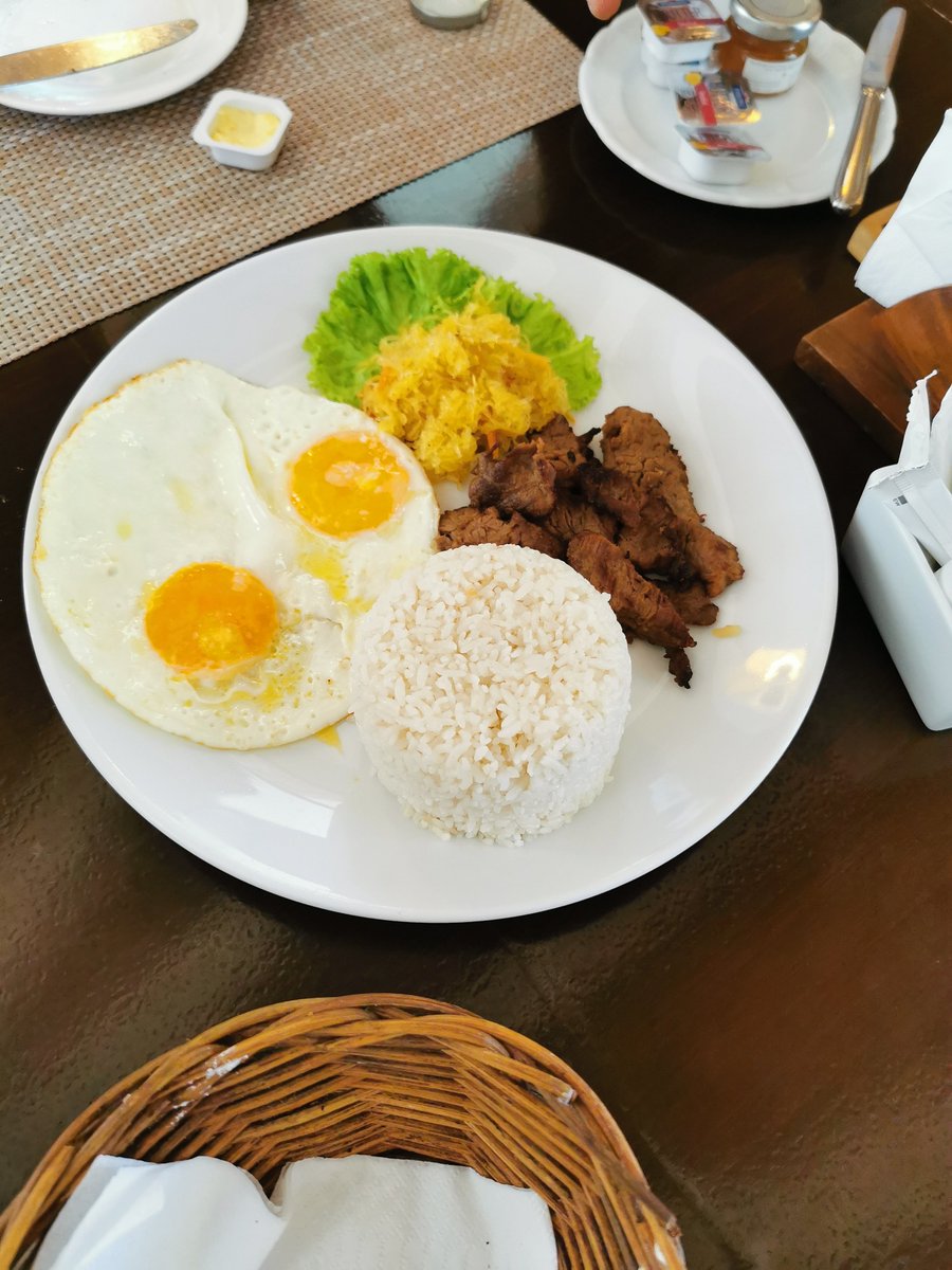 jojopollack's tweet photo. #Balesin #ToscanaVillage #Breakfast #BrewedCoffee #Omelette #TapSiLog #DaingSiLog https://t.co/MC6IvJ1iWk