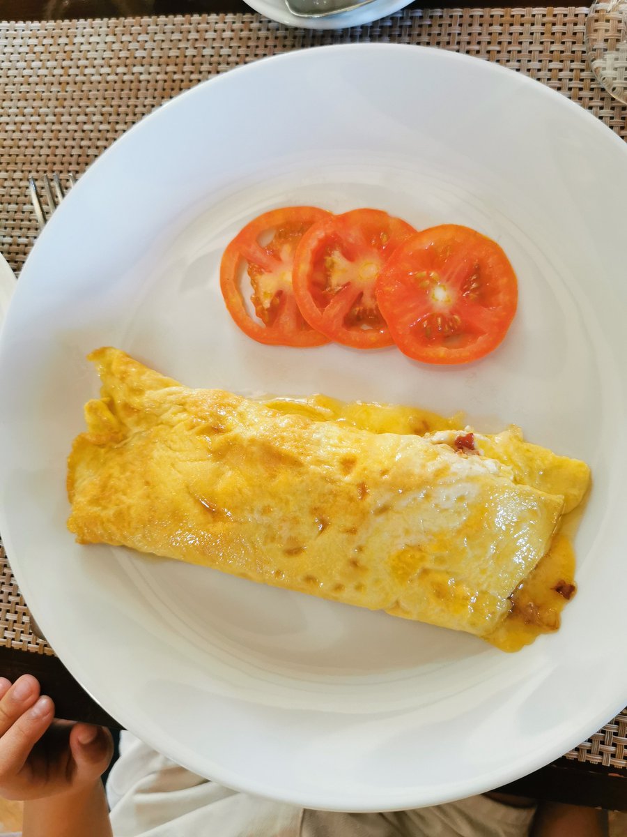 jojopollack's tweet photo. #Balesin #ToscanaVillage #Breakfast #BrewedCoffee #Omelette #TapSiLog #DaingSiLog https://t.co/MC6IvJ1iWk