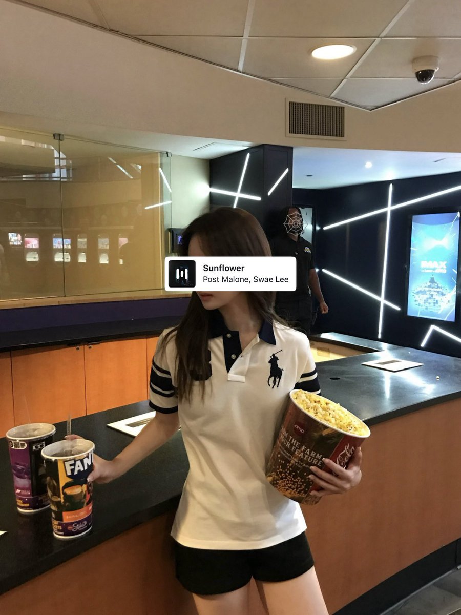 imbutterblue's tweet photo. 타임스퀘어 한복판에서 브뉴데를 보고 뼛속까지 스파이더맨을 느껴버림 ....🕷️ https://t.co/aFdwAJBCGt