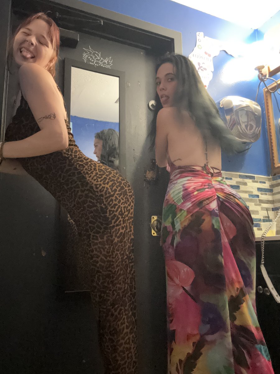 Sageluvsu00's tweet photo. Going live later tonight 💜 I'm still getting the hang of everything, so come keep me company... and if you're feeling generous, spoil me a little. 😉✨ Can't wait to see who shows up.

#streamate #LiveNow #GoingLive #SpoilMe #SupportCreators #NewCreator #ContentCreator #young https://t.co/jcFNYwgEvg
