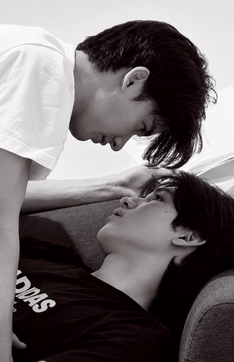 boww_napat's tweet photo. อยากจะกินกลืนเธอทั้งตัว
ไม่อยากเหลือไว้ให้ใครได้กลิ่น

#TayNew https://t.co/lqvEiVD5rd