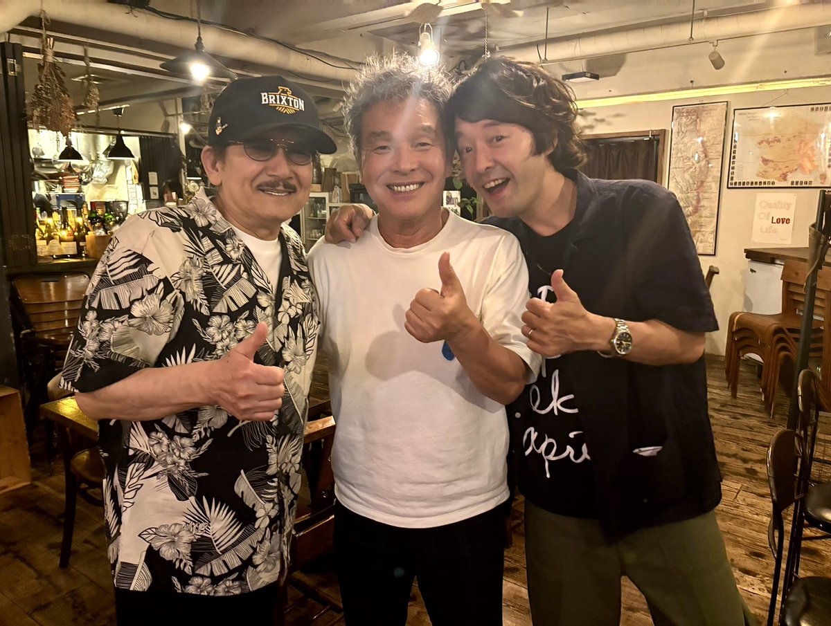 sho_wada's tweet photo. 先日アップした尾藤イサオ氏の写真。あれはご縁を頂き実現したゴハン会にて😉尾藤さんと仲良しの元GAROの大野真澄氏もご参加下さり、若造の僕としてはこれこそ受けたい歴史の授業でした。話題の流れは武道館のビートルズ、そしてあの前座ステージに。尾藤さんは出演者、大野さんは現場で観たお客さん！ https://t.co/7FNGoIU5UK