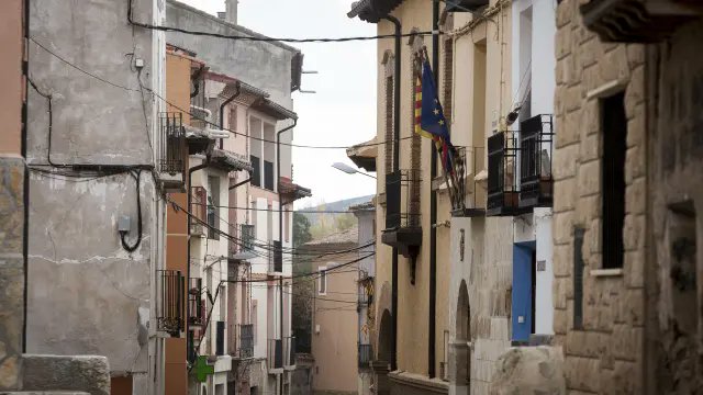 urbequity's tweet photo. El pueblo de Teruel donde la inmigración frenó la despoblación: "Hace mucho que no se veían niños en bicicleta en invierno" Enhorabuena a @Accem_ong por su gran trabajo https://t.co/dTp4TyyLqQ https://t.co/O3n8Z0Kxm9