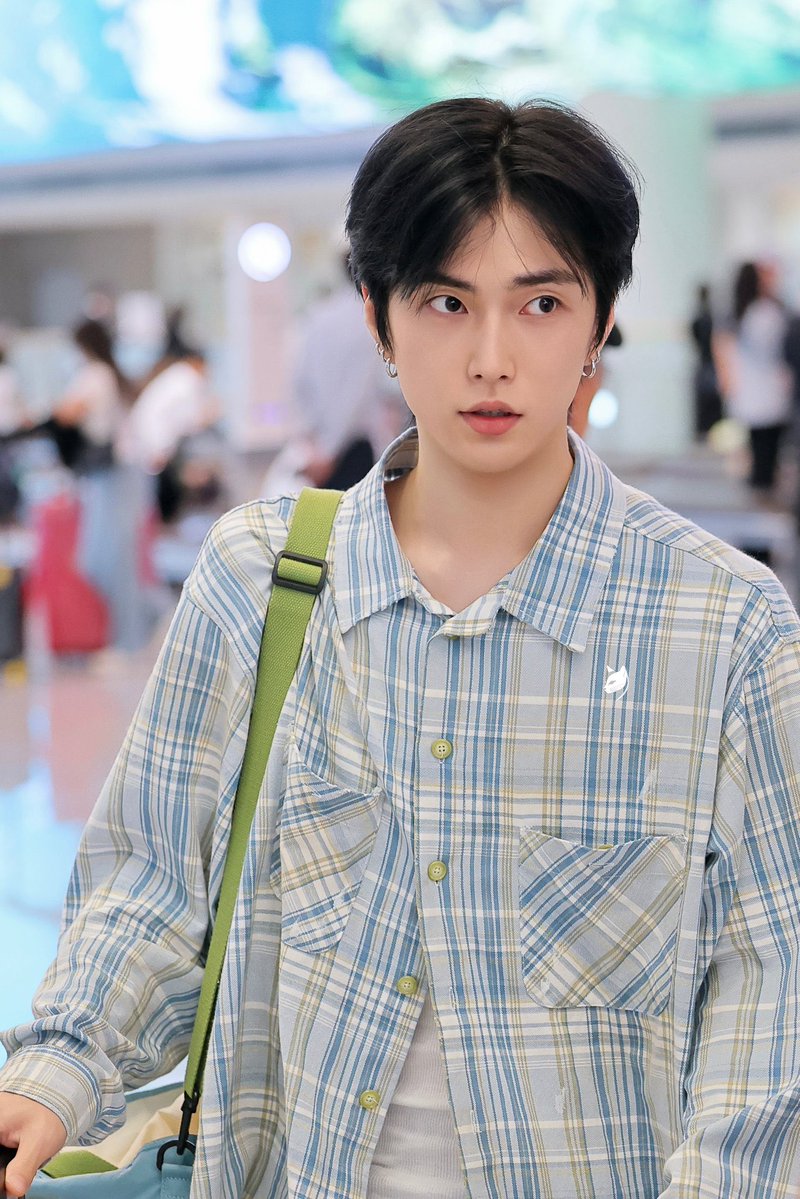 xngsmate's tweet photo. always so incredibly handsome ♡ https://t.co/LFqVibj09C