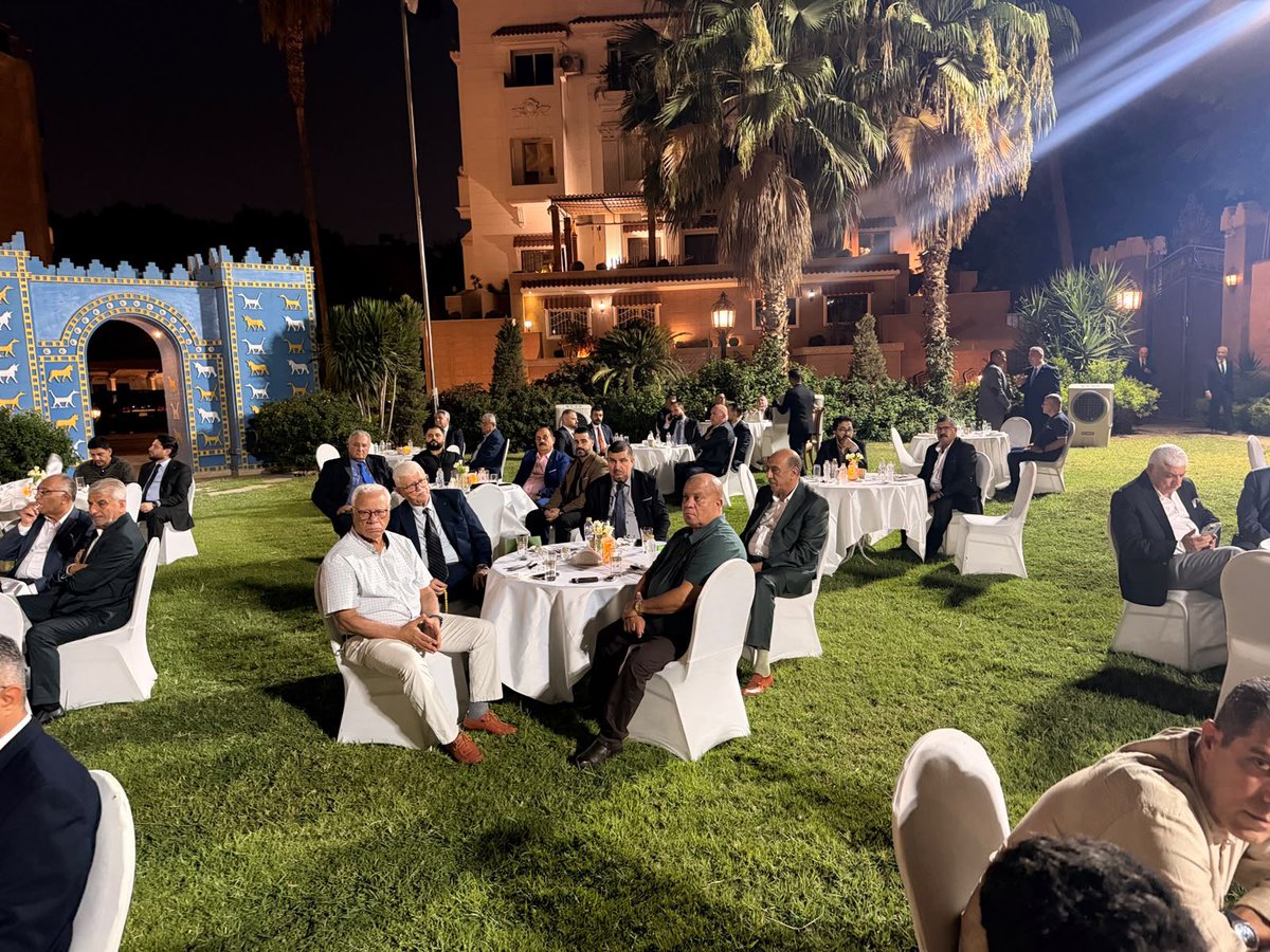 IraqinCairo's tweet photo. سفير جمهورية العراق في القاهرة يستضيف نخبة من أبناء الجالية العراقية لتعزيز التواصل والاطلاع على شؤونهم.
رابط الخبر 

https://t.co/xKq4oSoomG https://t.co/mlZa1C2csH