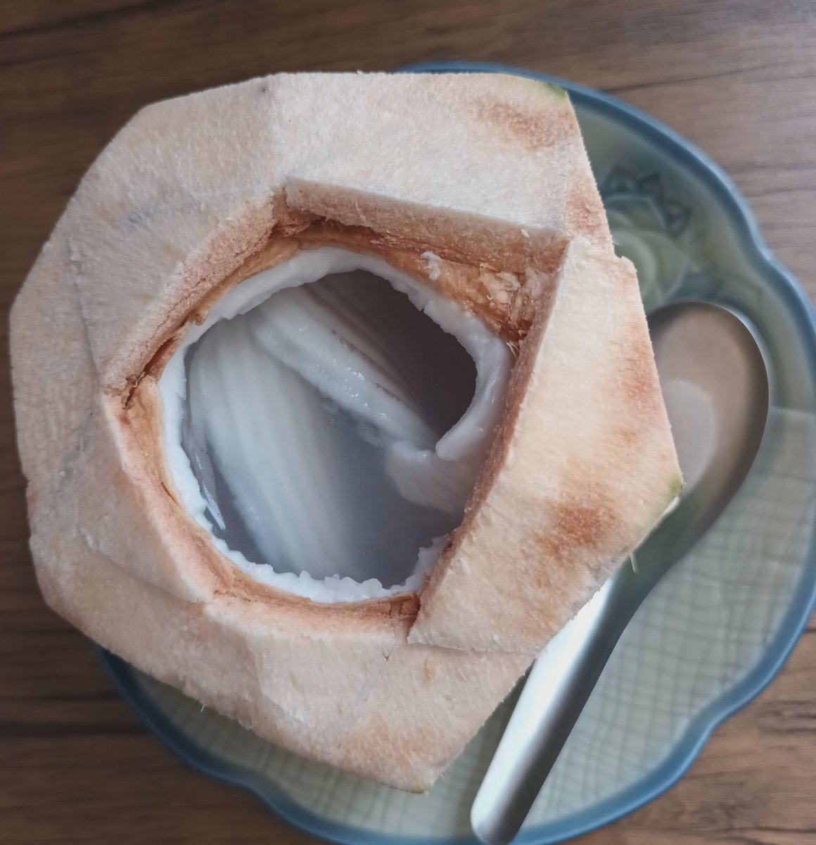 Mod35591114's tweet photo. ตามด้วยวุ้นมะพร้าว 25 บาท อร่อยหอมหวานกะลังดี😁😁 https://t.co/SUUSq6ej4G