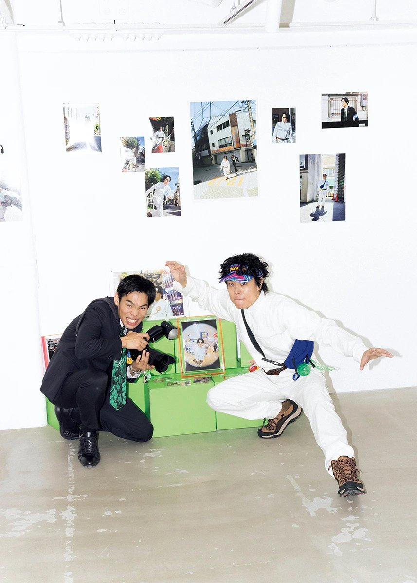 fashionjp's tweet photo. ＼\『#装苑』9月号 好評発売中‼️/／

#加賀翔 さん（#かが屋）と #くるま さん（#令和ロマン）が誌面に初登場✨
「写真で笑いを生み出す」をテーマにした企画展『補完』でタッグを組んだお二人の対談は必見💚🔻
https://t.co/2XJOzFvs5Q

@kaga_kagaya @Ku_ru_ma__ @ho_ka_n https://t.co/rVBDyUrvRk