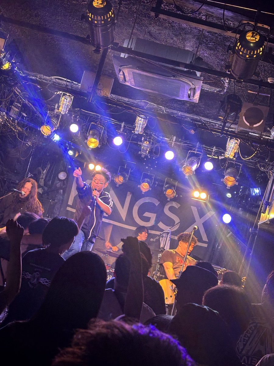 q2BTNTONa2Gcsyy's tweet photo. 8/2(日) 神戸KINGS X

段ボーラー
The Beep Beep Beep
マッスルドッキング

段ボーラーは、前回パドマ出演の時、間に合わなくて。
泣きそうになりながら真っ直ぐな言葉と音を浴びてきました。

熱い思い、ありがとう😊🔥！ https://t.co/Vn7IGWKTRR