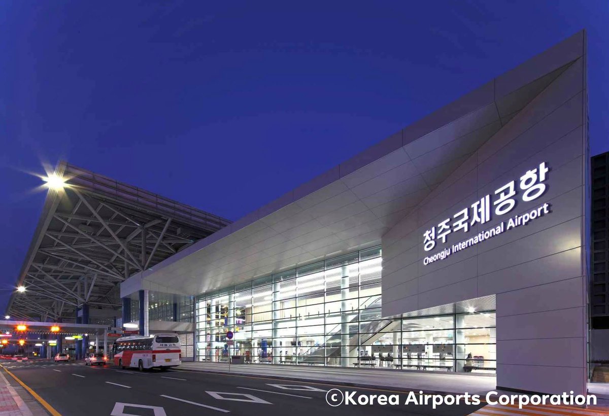 KoreanTravel's tweet photo. Discover a new gateway to Korea through Cheongju International Airport ✈️
Travel directly to Cheongju and explore central Korea with ease, from cultural heritage sites to scenic nature spots and local experiences.

With expanded routes at Cheongju International Airport, you can start your journey closer to where the adventure begins.

💠 Read more: https://t.co/lU7ulDI0Hp

#VisitKorea #Cheongju #CheongjuInternationalAirport #TravelKorea #KoreaTrip