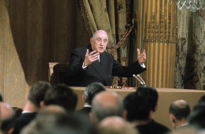 JFBoilley's tweet photo. "Je vais répondre à une question qui au fond de la salle ne m’a pas été posée." (Charles de Gaulle)

@DariusRochebin @PierreManenti @fogiesbert @renaudpila https://t.co/lK6PImCZvx
