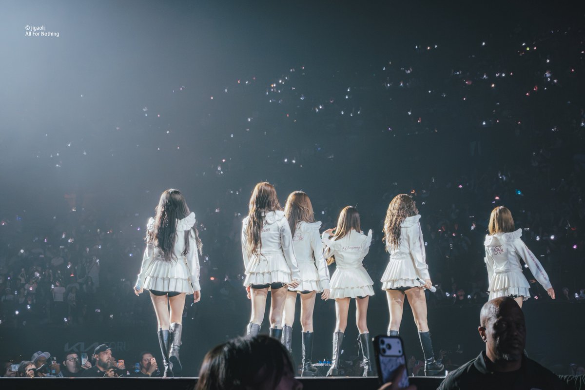 jiyaoli_'s tweet photo. 260801 SHOW WHAT I AM in LA
IVE
#IVE #아이브 
#SHOW_WHAT_I_AM #IVEinLA https://t.co/cawt0NlAJ3