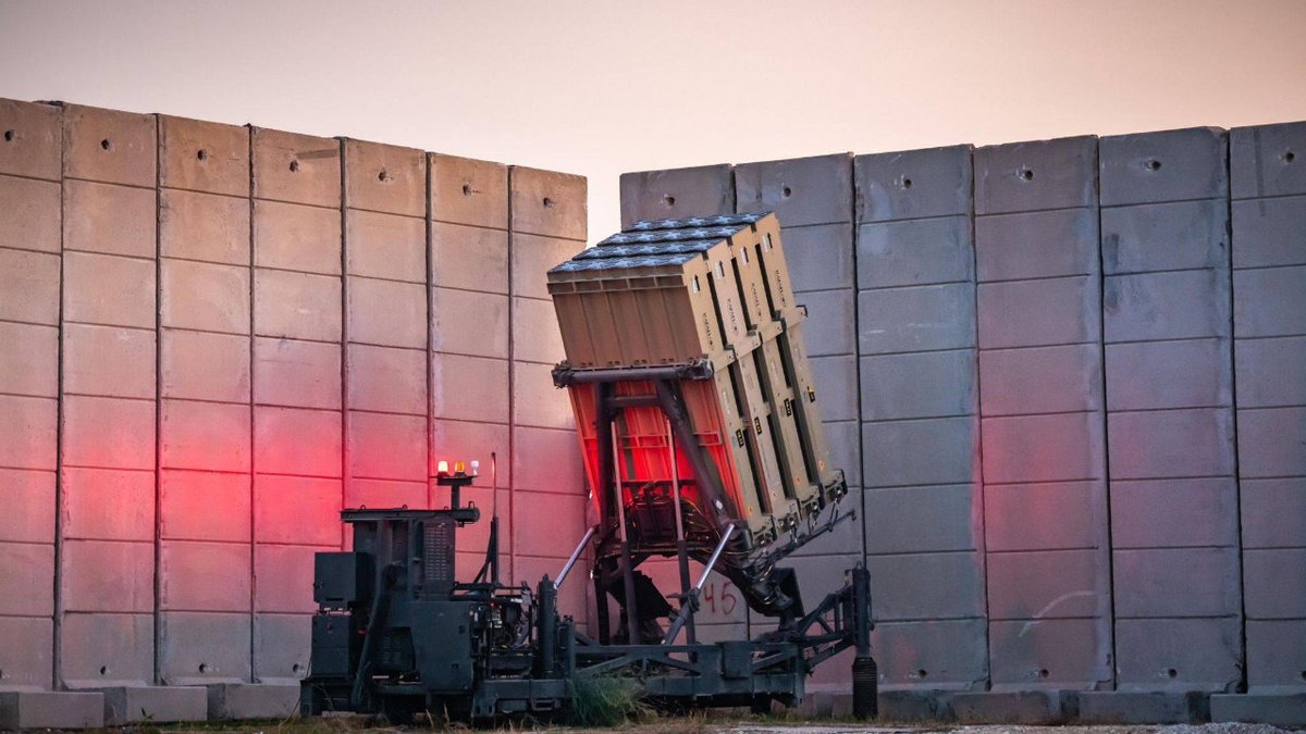businessamnl's tweet photo. Israël blokkeerde levering van Amerikaanse Iron Dome-systemen aan Oekraïne https://t.co/Vcw0LbLnf2 #Israël #Oekraïne #IronDome #Defensie #Wapenleveringen https://t.co/BQA9LhemKg