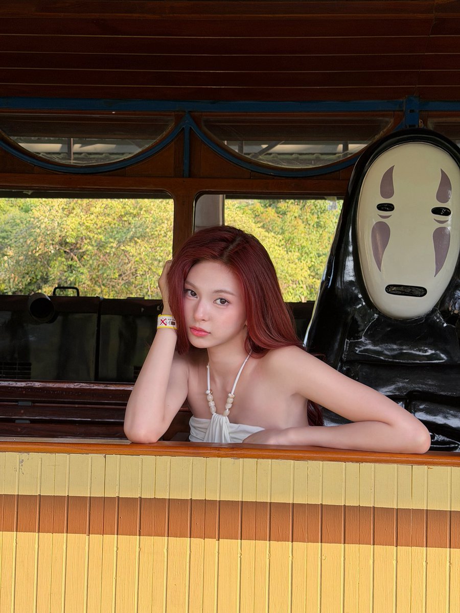 picbaemon's tweet photo. CHIQUITA WEVERSE UPDATE https://t.co/iSHPXQPCci