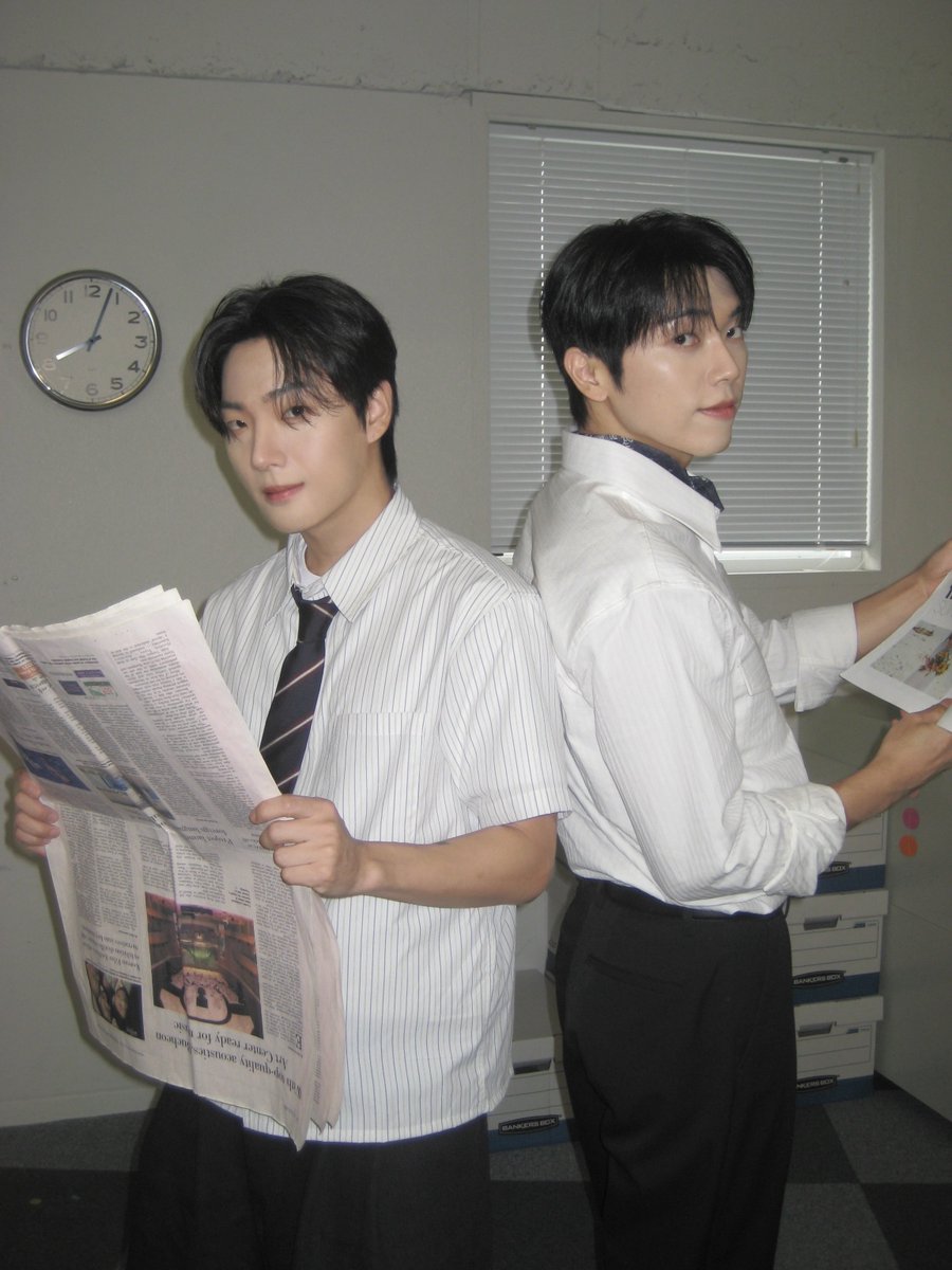 iwanttal_k's tweet photo. ㄲㄴㅇㄴ님들 신문 거꾸로들고잇는데요 https://t.co/DGpYQ5Kfyf