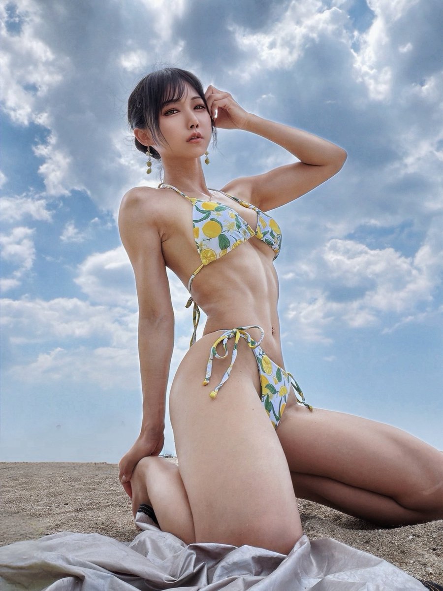 sena_workout's tweet photo. Summer is in full swing!☀️

#海水浴
#beachbody 
#ビキ���
#bikinibody 
#swimwear https://t.co/1FzXETANPh