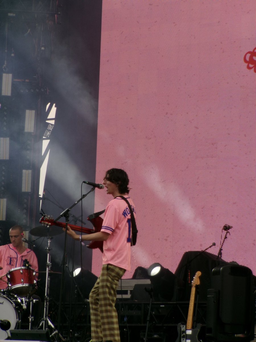 lou_otb28's tweet photo. finn at osheaga on my digi cam cause why not!! https://t.co/0BgiGRAvbP