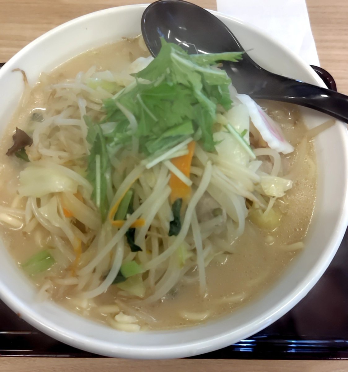 shineglay's tweet photo. 初めて行きました。
濃厚タンメン野菜増し。

これで850円かぁ、このご時世に。
うん安い。

（埼玉タンメン　山田太郎） https://t.co/zzk2RBFuPR