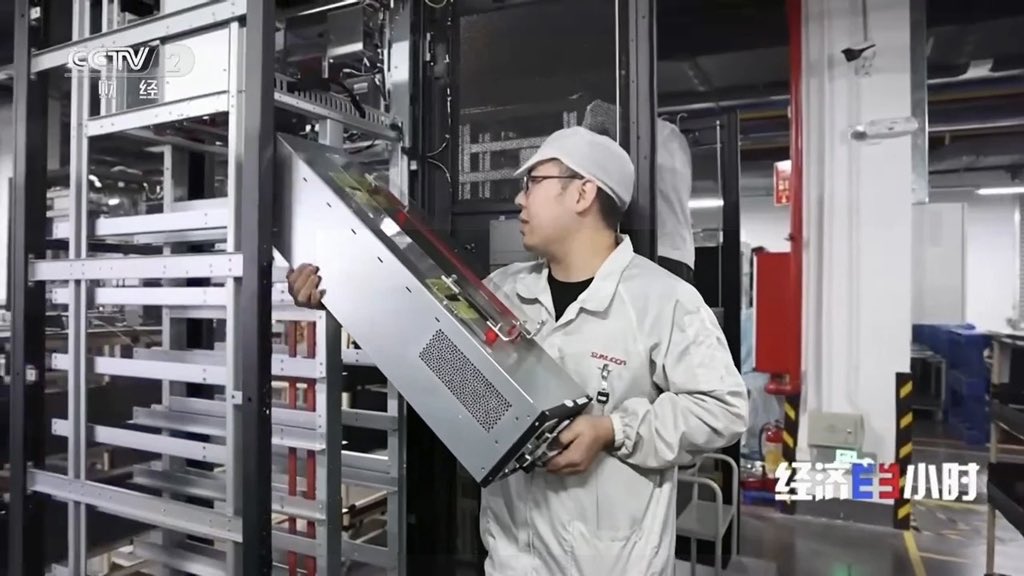 SunwodaGroup's tweet photo. As AI infrastructure demand grows, #Sunwoda saw strong growth in AIDC energy solution orders in H1 2026. Recently featured by #CCTVFinance, its intelligent manufacturing capabilities span cells, battery packs and system delivery for AI data center applications. https://t.co/HAbLrfnETJ