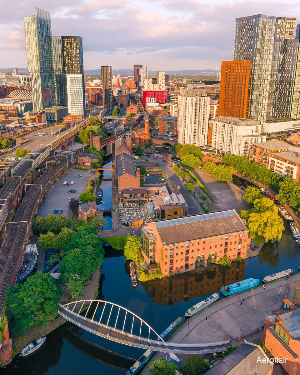 WorldCitye9xb's tweet photo. Castlefield, Manchester 🇬🇧 https://t.co/0aiuxDnu1K