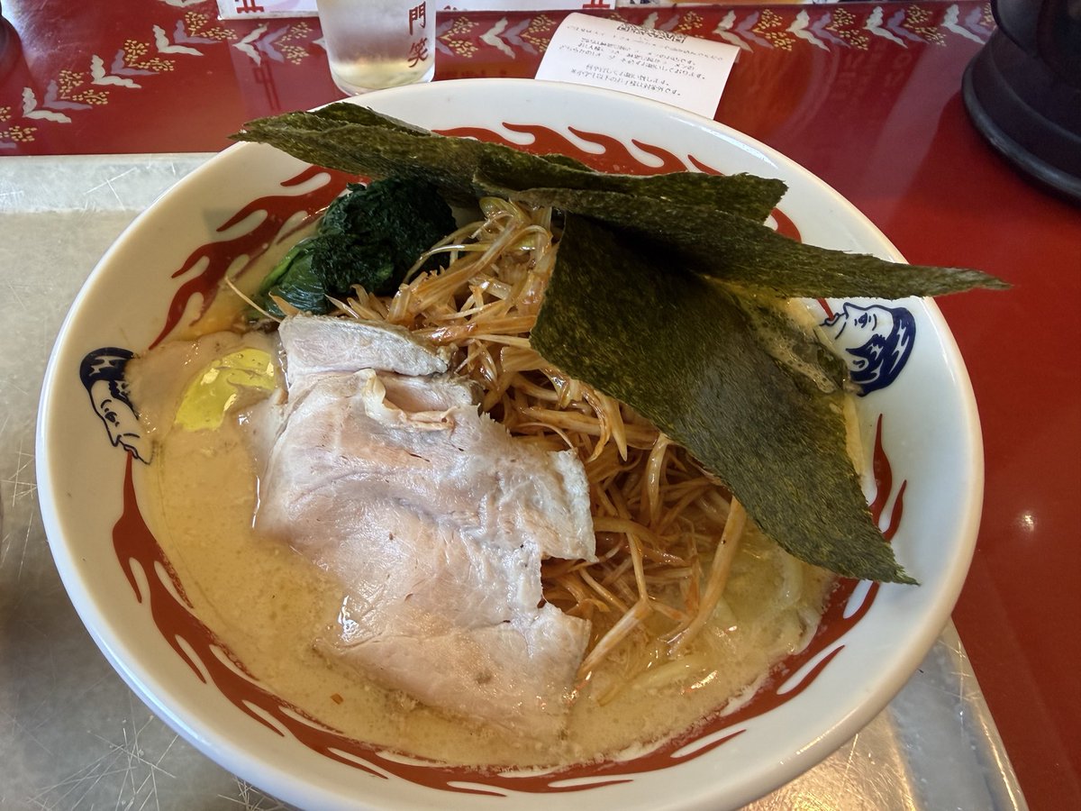 abahouse8338's tweet photo. 家系×ラーショ ピリ辛白とんこつ
 #沖縄ラーメン
 #福笑い https://t.co/4dkuE7ep9U