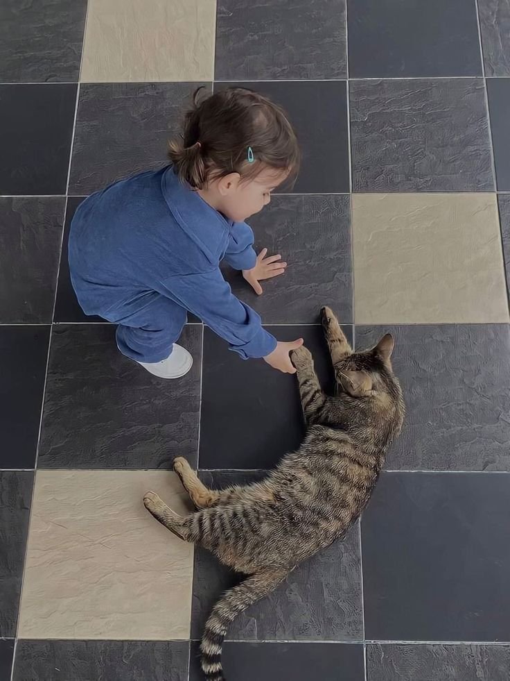 _Spidey_gurl7's tweet photo. One day Me with my cutie patotie animals https://t.co/Hb03LynCd9