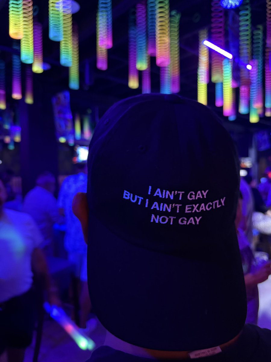 TheGayEdit's tweet photo. Run if he ever says that https://t.co/j9iwCAjtEm