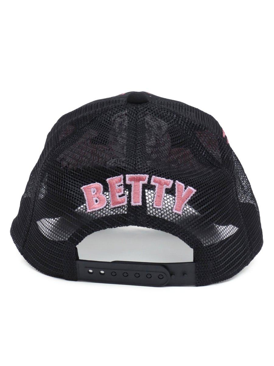 RyugiAssaku's tweet photo. 『秋の大予約会』開催中!!
★予約受付中★

【BETTY BOOP】

“BETTY BOOP”刺繍入りメッシュキャップ

size：-

￥5,390(税込)

▼商品ページはこちら
https://t.co/UepFGni6uZ https://t.co/TabM3aAyNZ