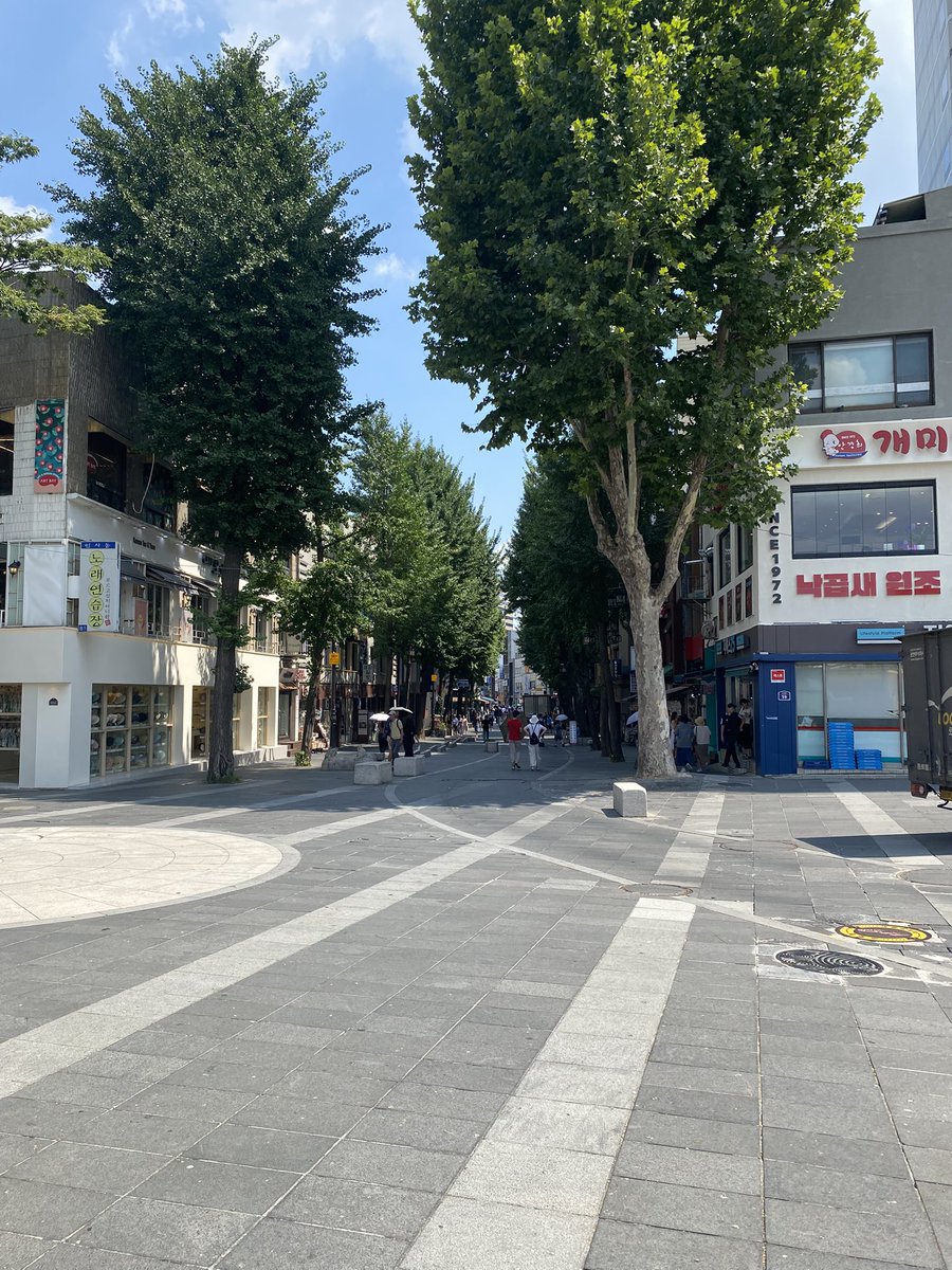 wrr1818's tweet photo. 重い腰をあげて大使館行ってきた🏢
あとは日韓のパスポートのみ！ https://t.co/gF1UUVfjsf