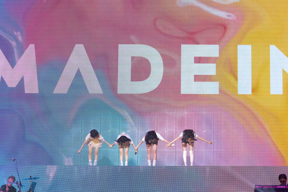 kbsworld_enter's tweet photo. 메이딘, 데뷔 첫 콘서트 성료 “무대하는 행복 느낄 수 있었다”

메이딘, 마시로 ‘HOTLINE’ 선공개→커버 무대로 채운 콘서트 ‘日 팬심 저격’

메이딘, 데뷔 첫 콘서트 6000석 전석 매진 기록…뜨거운 日 인기 증명

[사진제공 = 143엔터테인먼트]

#메이딘 #MADEIN https://t.co/EhGpuFS6mZ