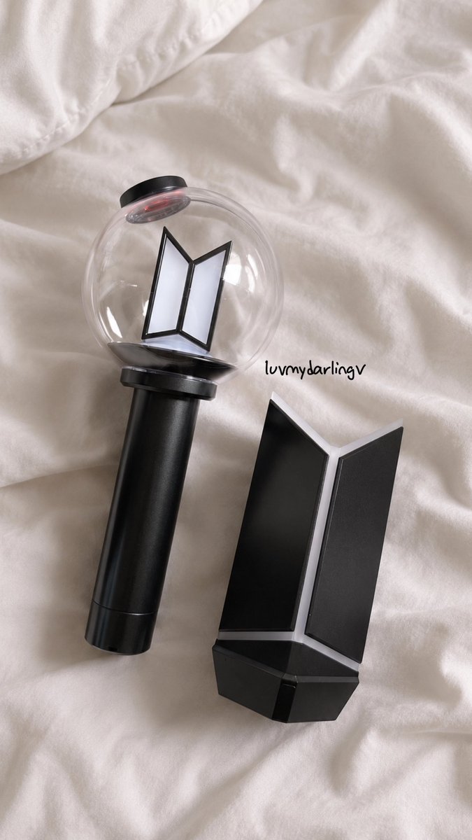 luvmydarlingv's tweet photo. army bomb v4 is finally here! 🥹

we are definitely concert ready for kaoshiung! can’t wait!! 💫✨

— tysm for one of my trusted shops here since 2020 for kr ad rental and pasabuys @ph_palette 🤍 super bilis always ng shipping! ✨ https://t.co/6b5xxVwjn2