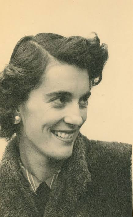 DrHelenFry's tweet photo. I revealed to Dame Harriet Walter her mother Xandra Lee’s leading role in Naval Intelligence.

As head of Section 8K, she assembled the complete intelligence picture of the Normandy coastline for the Admiralty ahead of the D-Day landings.

She took her wartime role to the grave. https://t.co/qJSAwNkX21