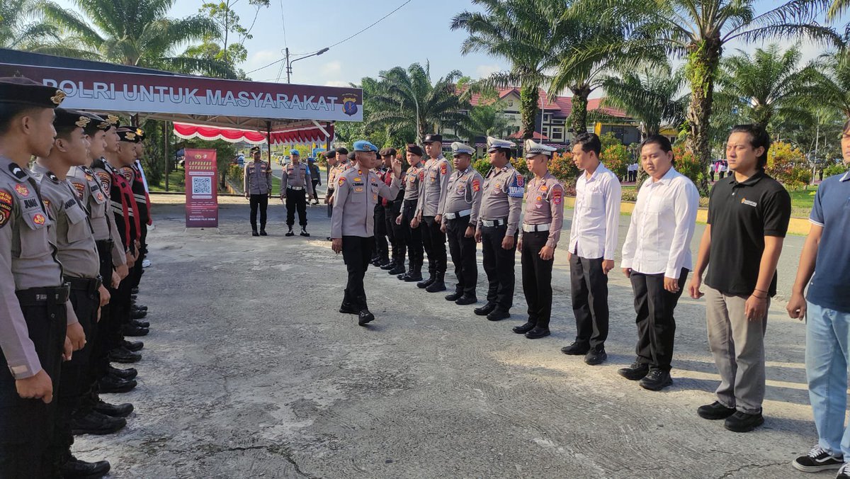 Propamppu's tweet photo. Pelaksanaan Sosialisasi Wistle Blowing System (WBS)  Online Polri, pada Anggota Polres Penajam Paser Utara oleh anggota Provos Sipropam Polres PPU dalam memberikan transparansi dalam lingkungan polri. https://t.co/pncse3nu0n