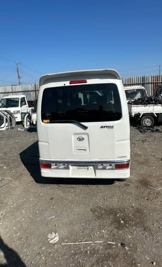 Kene_Nnewi's tweet photo. Good Morning my people...

This tweet is to remind you all that i import and sell Japanese made shuttle bus and mini trucks.

Very sound and untempered engine.

Please re-tweet for me...My potential customers might be on your TL...

May we all have a productive week. https://t.co/lJQkOP1Mtt