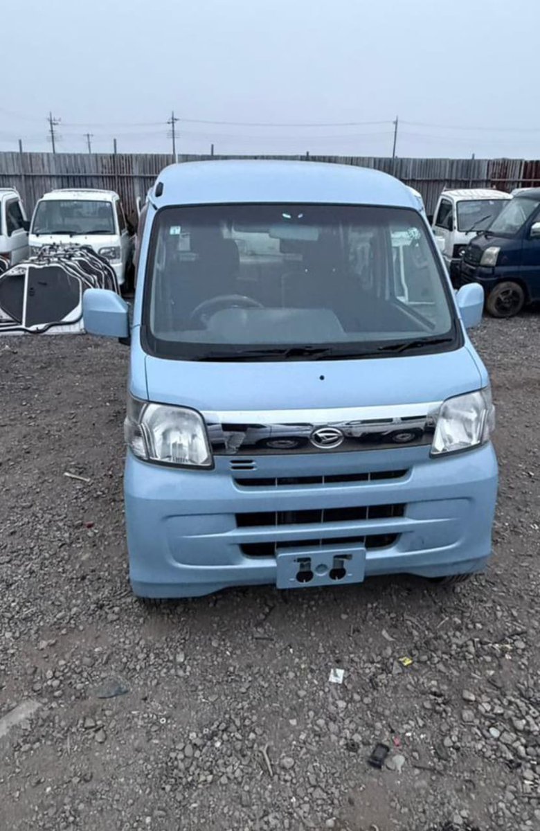 Kene_Nnewi's tweet photo. Good Morning my people...

This tweet is to remind you all that i import and sell Japanese made shuttle bus and mini trucks.

Very sound and untempered engine.

Please re-tweet for me...My potential customers might be on your TL...

May we all have a productive week. https://t.co/lJQkOP1Mtt