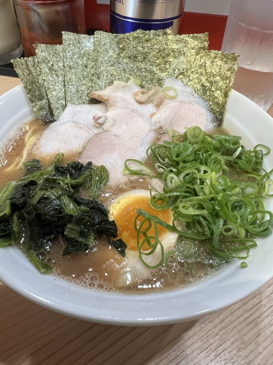 GvbSpec's tweet photo. 本日漢ラーメン室@錦糸町に行って来た。
姉妹店？武の極みに比べて髄が出ててスープ美味しかった、この状態だとリピありです。
残念なのはほうれん草茹で過ぎなのか食感なくきびしい。 https://t.co/QlCw0dqM4F