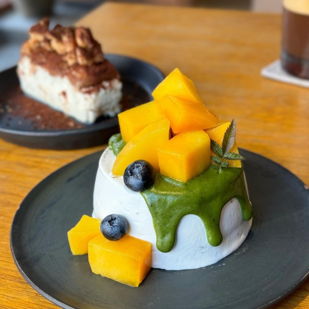 Edward1055060's tweet photo. Just tried the new matcha tiramisu at the café around the corner—layers of fluffy ladyfingers, rich matcha cream, and a subtle sweetness that hits just right. 10/10, will be back tomorrow. https://t.co/hvo1WG9J6O