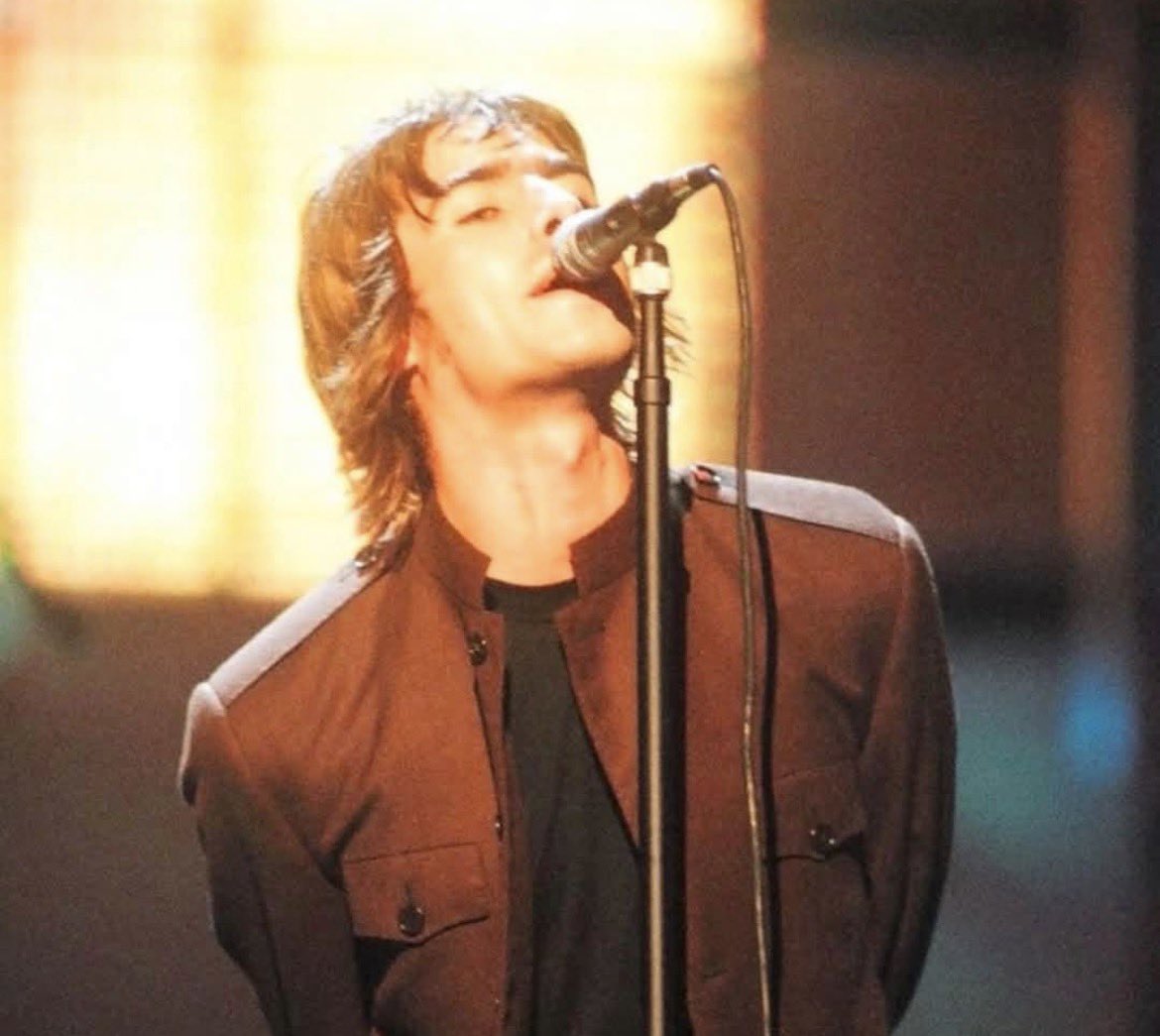 beherenowvibes's tweet photo. I wonder if Liam really understands how effortlessly magnetic &amp; mesmerising he is ..  Authenticity never goes out of fashion.. 
@liamgallagher https://t.co/kAzH3s081U