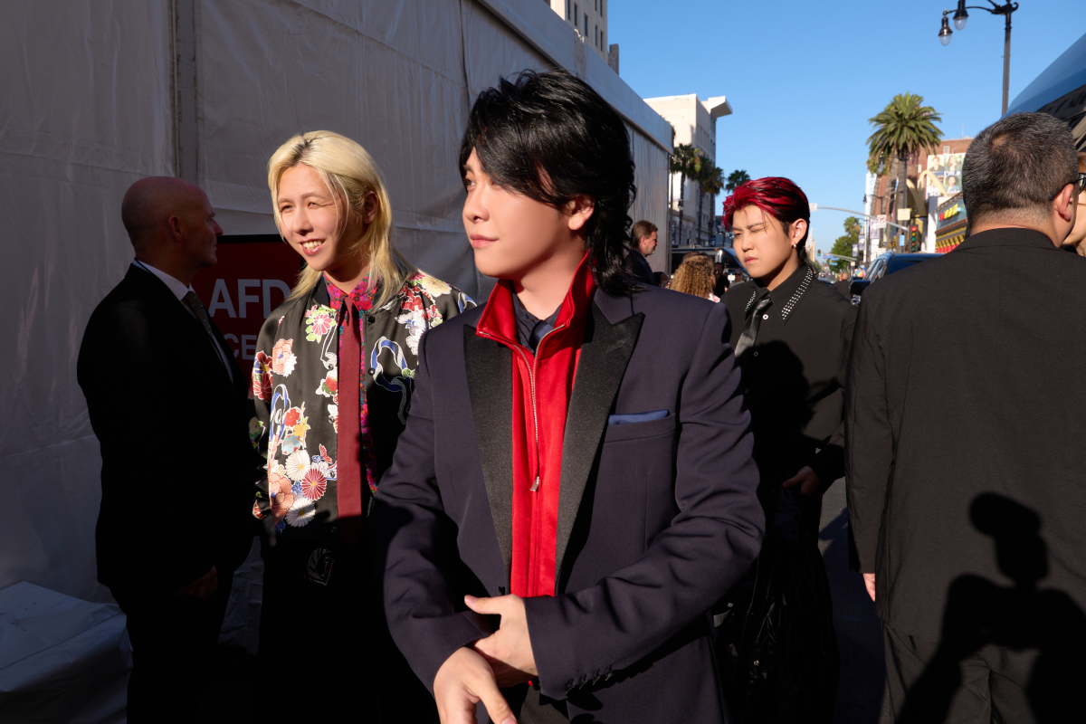 thetvjp's tweet photo. #松山ケンイチ ＆#高橋文哉 が
ツッパリ姿で根性試し
「鬼に金棒、文哉に箸だよ！」

#MrsGREENAPPLE は番組初の海外ロケへ

＜#テレビミセス＞ 

▼記事の続きはこちら【写真5枚📷】
https://t.co/m4ZG9cUk0F

@tbsTV_MGA https://t.co/z6iZJ45Zzc