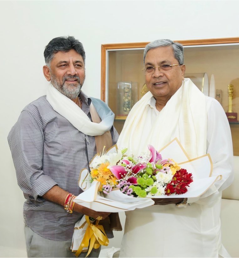 DKShivakumar's tweet photo. ಕಾಂಗ್ರೆಸ್ ಕಾರ್ಯಕಾರಿ ಸಮಿತಿ ಸದಸ್ಯರು ಹಾಗೂ ನಿಕಟಪೂರ್ವ ಮುಖ್ಯಮಂತ್ರಿಗಳಾದ ಶ್ರೀ @siddaramaiah ಅವರಿಗೆ ಹುಟ್ಟುಹಬ್ಬದ ಹಾರ್ದಿಕ ಶುಭಾಶಯಗಳು.

​ನಾಡಿನ ಅಭಿವೃದ್ಧಿ ಹಾಗೂ ಜನಪರ ಸೇವೆಯಲ್ಲಿ ನಿಮ್ಮ ಅಮೂಲ್ಯ ಮಾರ್ಗದರ್ಶನ ನಮಗೆ ಸದಾ ದಾರಿದೀಪವಾಗಿದೆ. ಭಗವಂತ ನಿಮಗೆ ಸದಾ ಉತ್ತಮ ಆಯುರಾರೋಗ್ಯ ಕರುಣಿಸಲಿ ಎಂದು ಪ್ರಾರ್ಥಿಸುತ್ತೇನೆ. https://t.co/kBUMdeAUYk