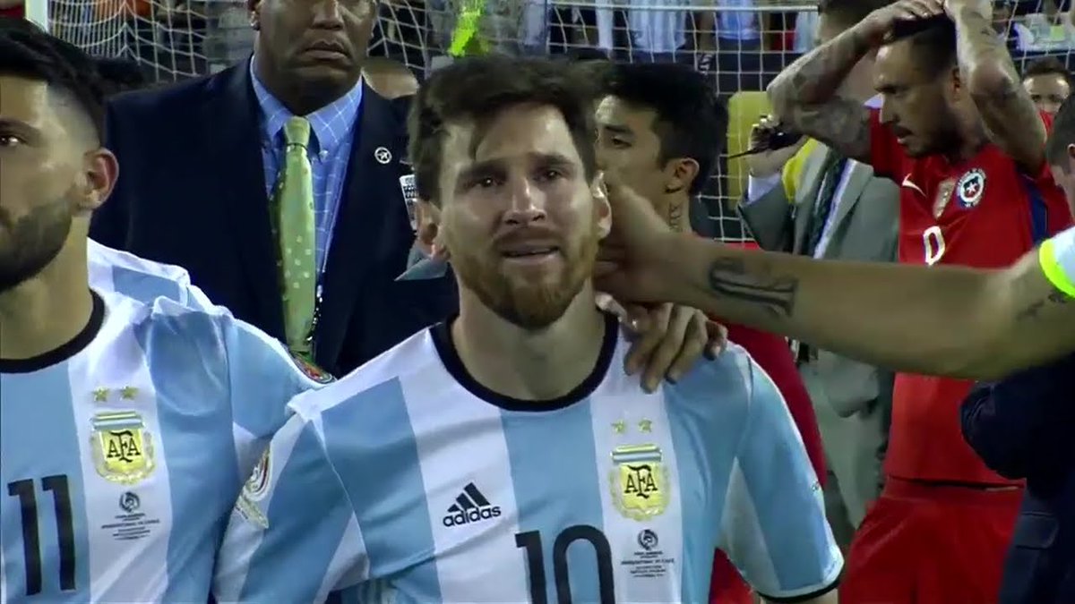 Miilanjera's tweet photo. @IpsitSen2008 @UtdMaI first vid is mine from his 2-2 tie yesterday, said nothing, didnt say thanks to the fans for his failed WC

Second pic is right before he retired bc he said HE couldnt win with argentina in 2016

Also, didnt he ignore spain while celebrating  the WC and ignore infantino? https://t.co/CK5vKohSVt