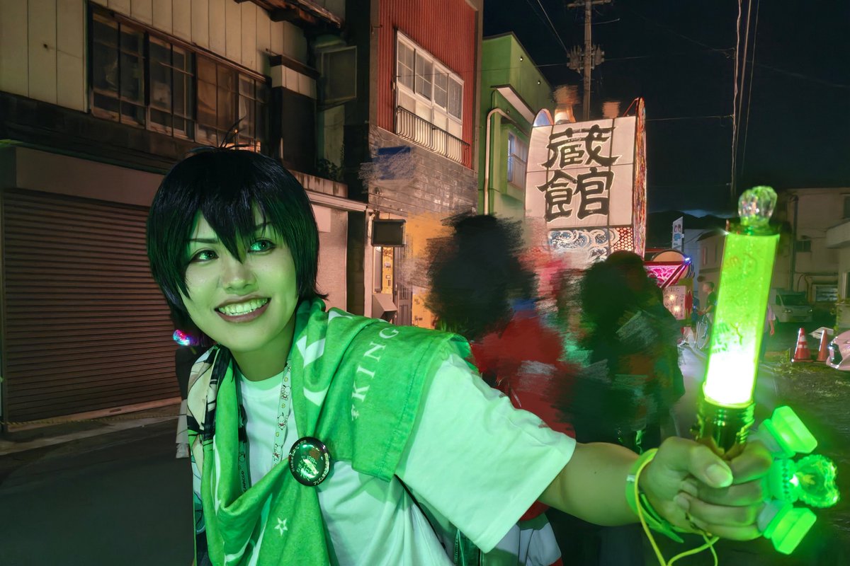 MttkmnnrniPRISM's tweet photo. 特別な許可をいただいたとのことで、タイガのコスプレで大鰐ねぷたに参加させていただきました！

小さな子供たちも全力大声でタイガもこんな幼少期を…と思い祭り中に何度も泣きそうになりました🥲
貴重な体験をさせていただき本当にありがとうございます😭

 #プリズム青森俺の祭2026 https://t.co/wHnpWvmLZX