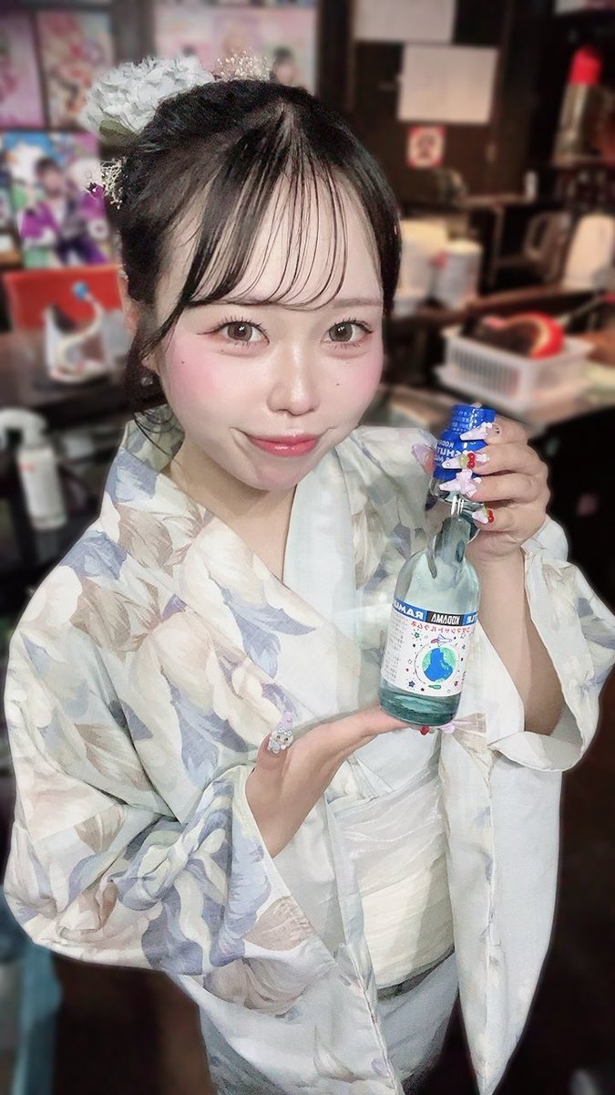 mofru_ebisu's tweet photo. 8/3(月)🎀🍤もふる恵比寿🍤🎀

営業時間：21~5時
📍恵比寿南1-2-6サンポウビルB1

🏮👘縁日フード✖浴衣イベント👘🏮
　　　✨️𝑳𝑨𝑺𝑻 𝒅𝒂𝒚✨️

🌟本日のログインメンバー🌟

おん21-5 @mofru_on 
るる21-5 @ginga_ruru 

もふえびで、夏🎐🍺はじめませんか❓🍧⟡͚

#もふる恵比寿  #恵比寿バー https://t.co/vw4qjiKyx9